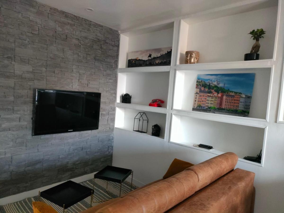 Le Petit Cocon - Parking Prive - Lyon Sud Apartman Vénissieux Kültér fotó