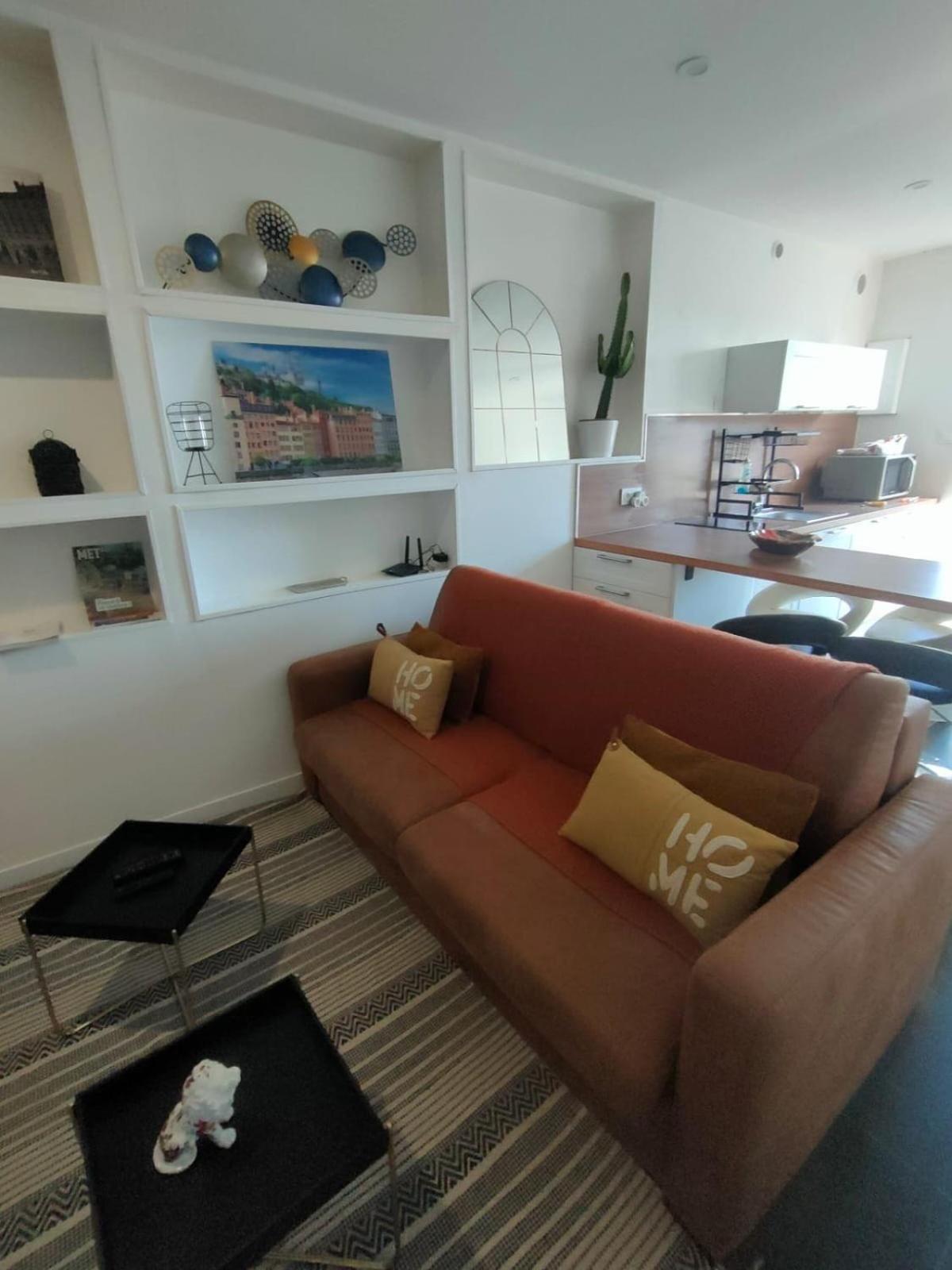Le Petit Cocon - Parking Prive - Lyon Sud Apartman Vénissieux Kültér fotó